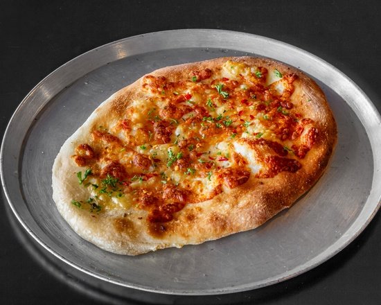 venti8pizzeria chilliparmesanandparsleyfocaccie 550x440